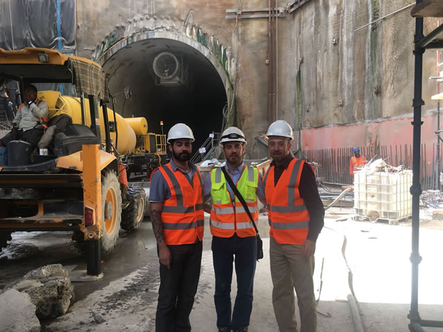 Julián Alonso, Óscar del Campo and David Vincent front of the tunnel